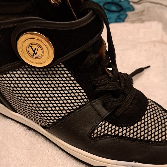 Louis Vuitton Sneakers - Picture 1 of 7
